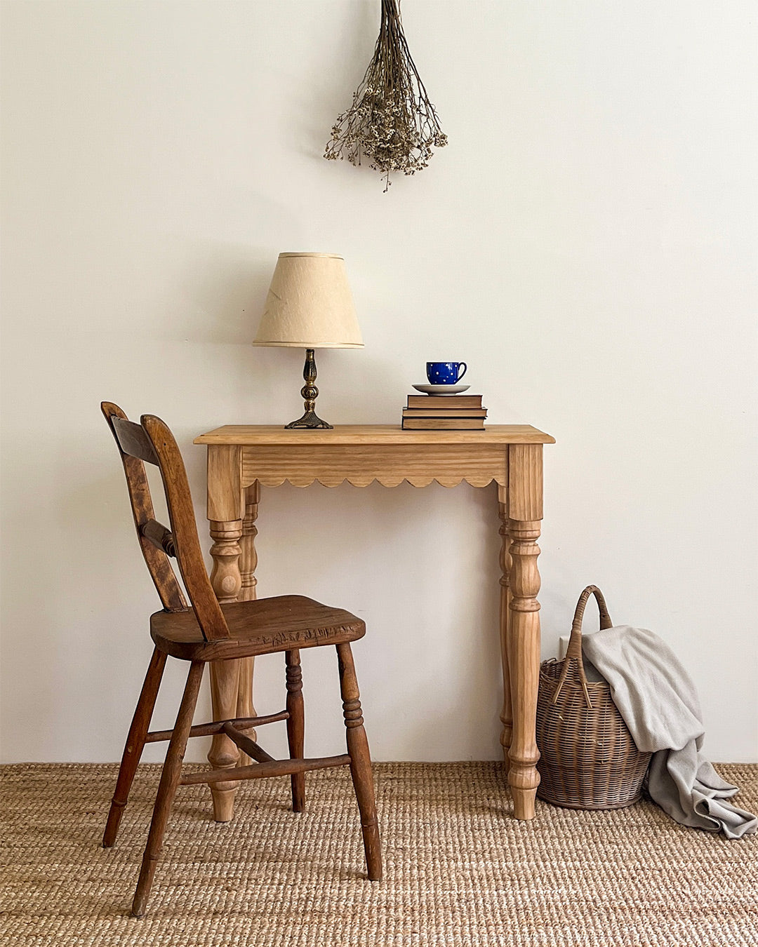 Scallop Console