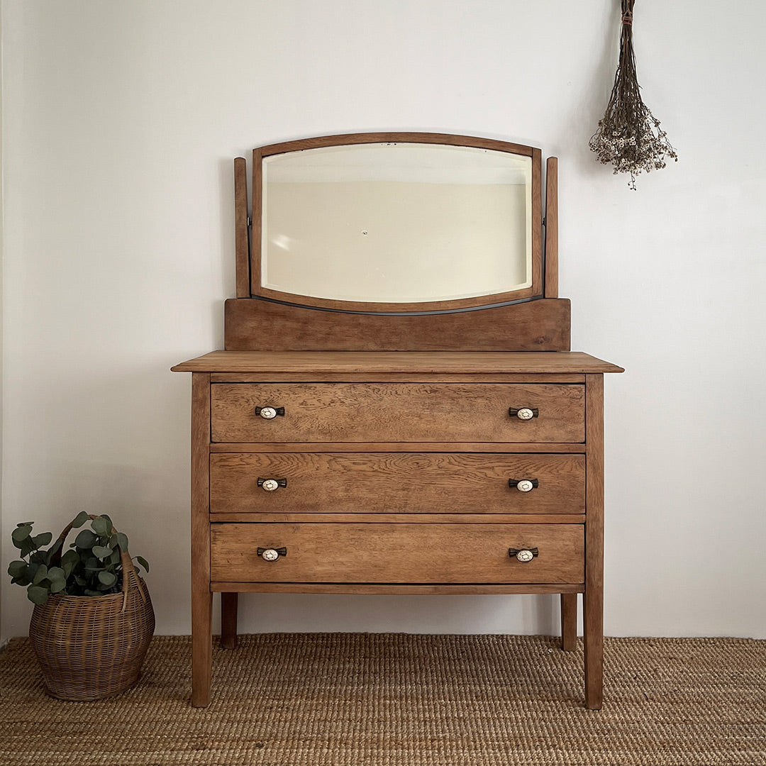 English Oak dresser with mirror J&Furniture English Oak dresser with mirror J&Furniture