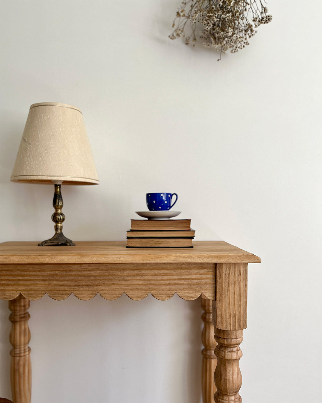 Scallop Console