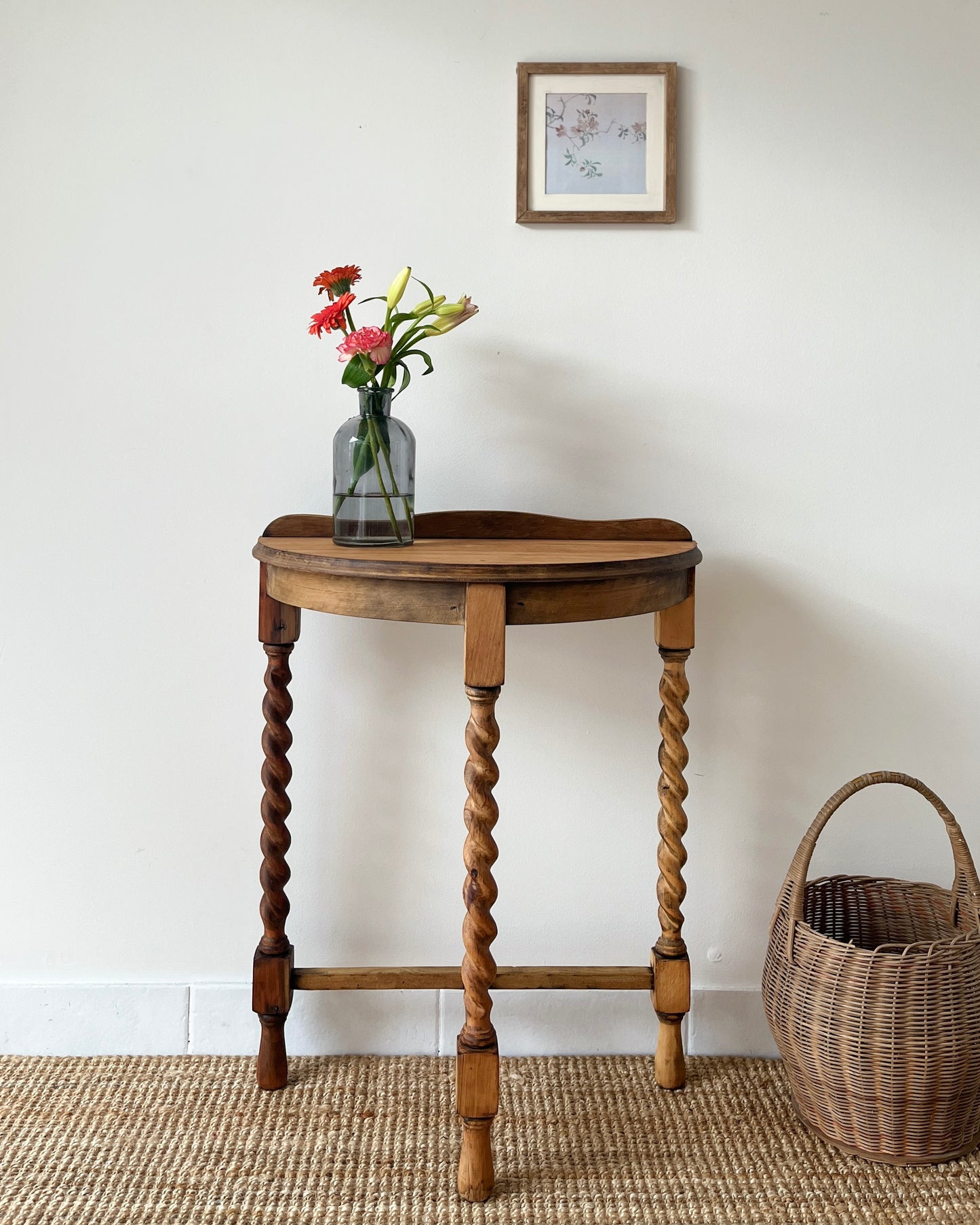 Halfmoon console with barley twisted legs