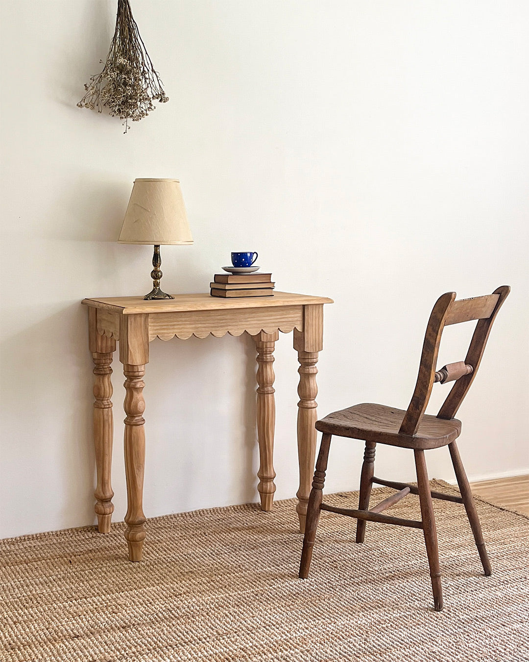 Scallop Console