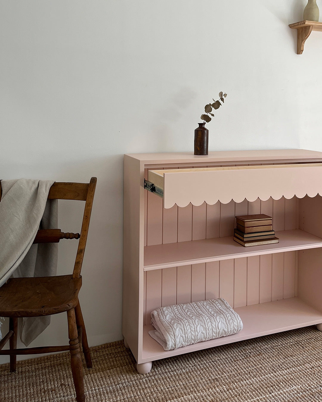 Scallop Console Table