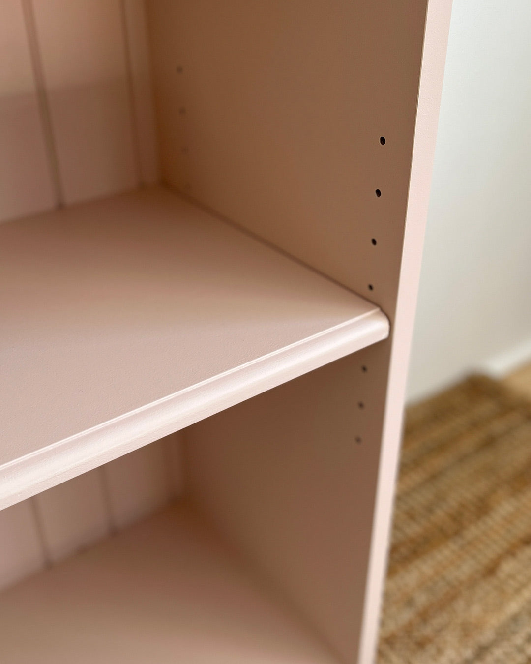 Scallop Console Table