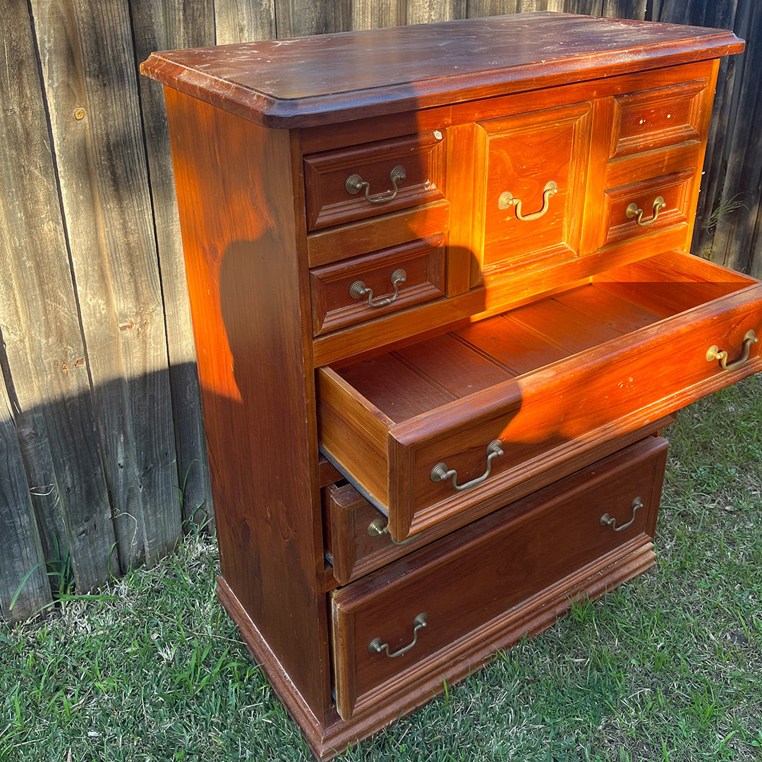 Pine Chest of Drawers