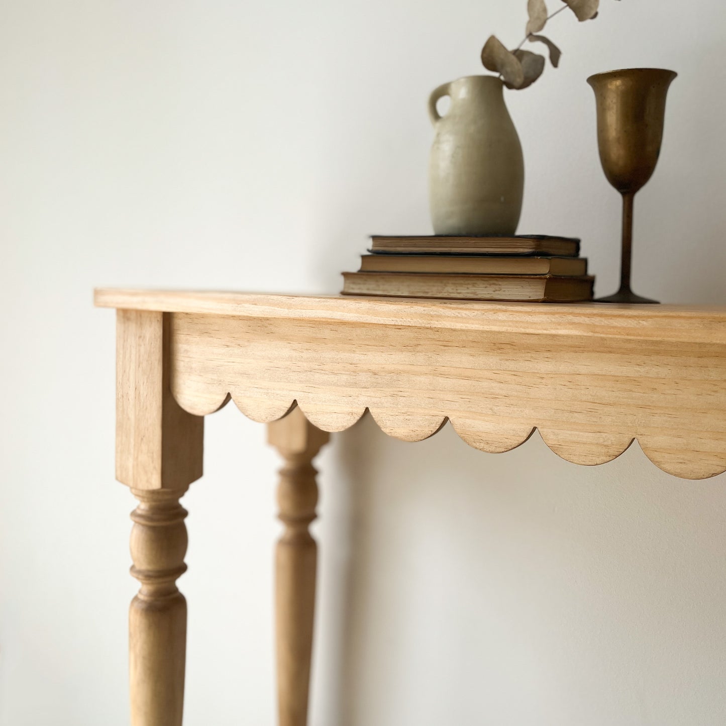 Large Scallop Console