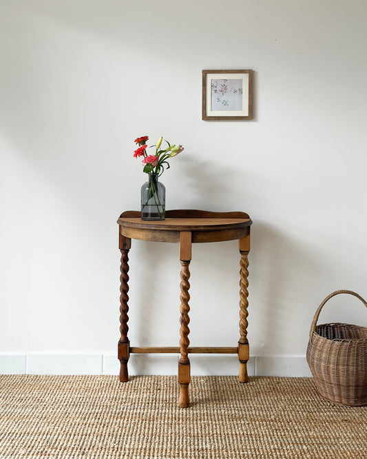 Halfmoon console with barley twisted legs