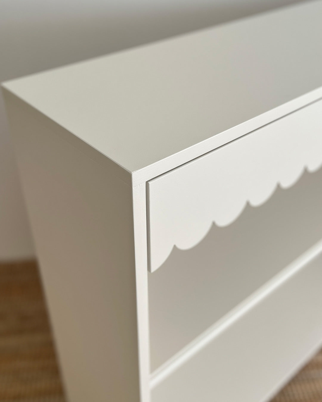 Scallop Console Table