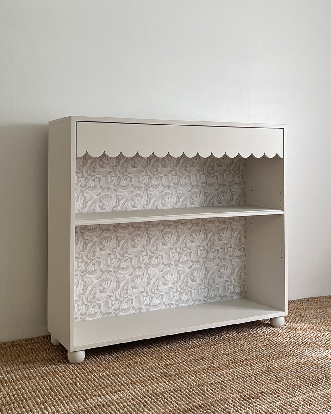 Scallop Console Table