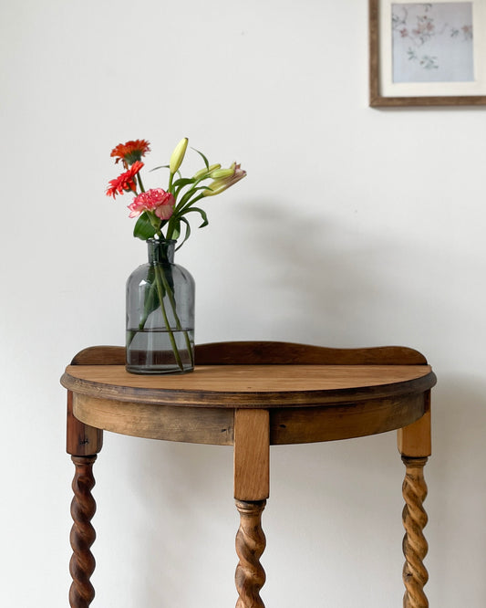 Halfmoon console with barley twisted legs