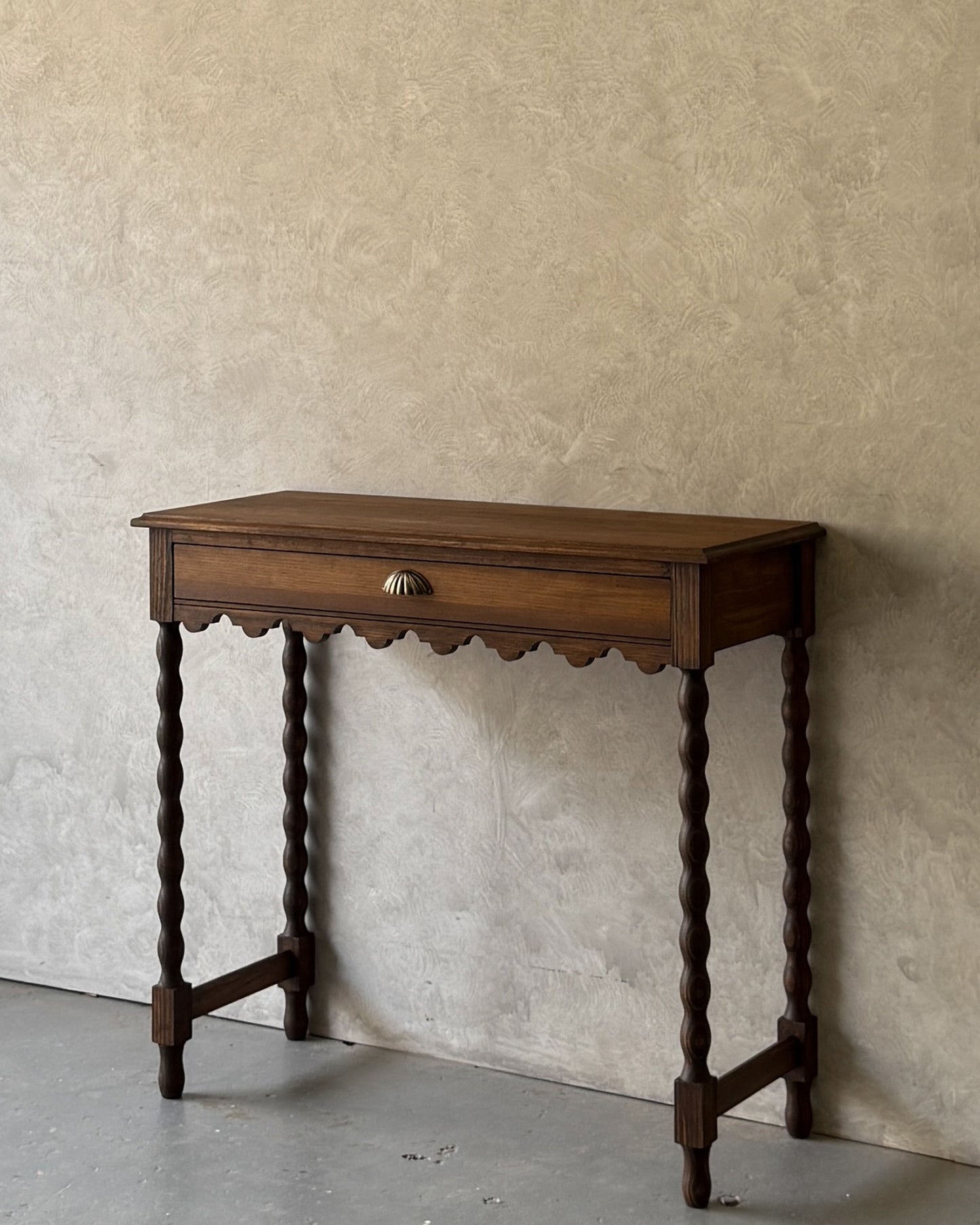 Aria Console Table