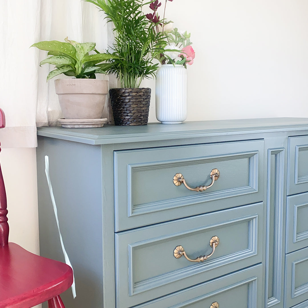 Legacy chest of drawers