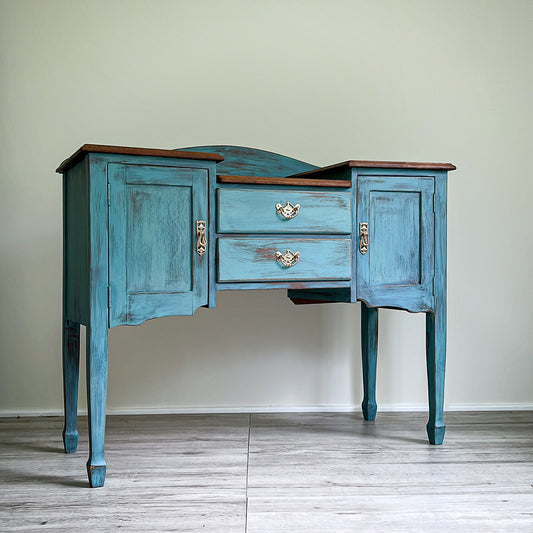 Shabby chic sideboard