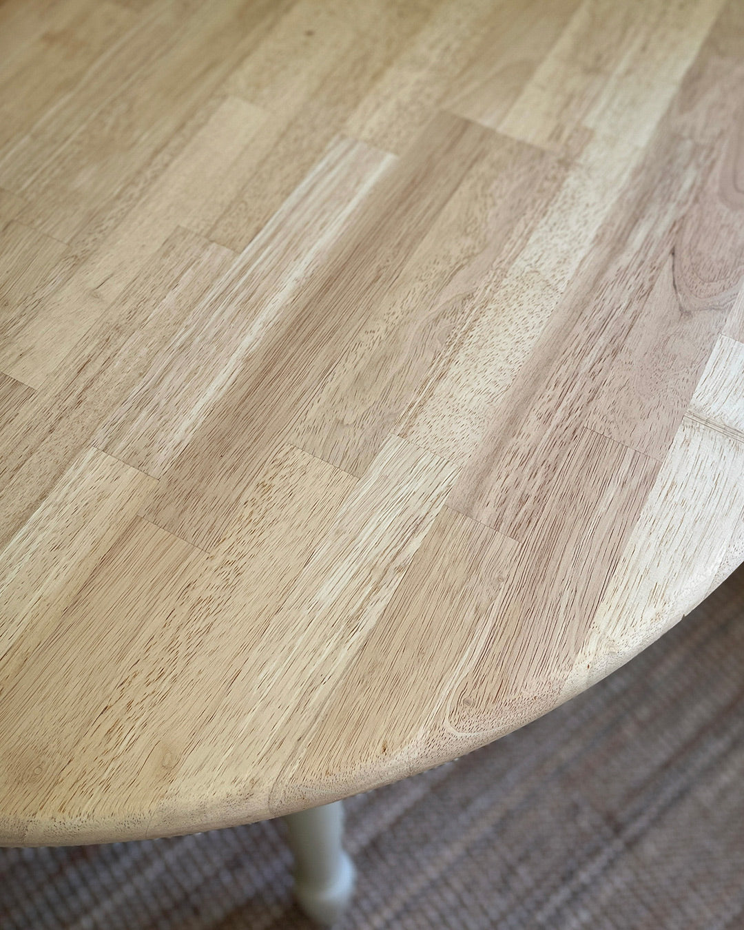 Turned legs round table