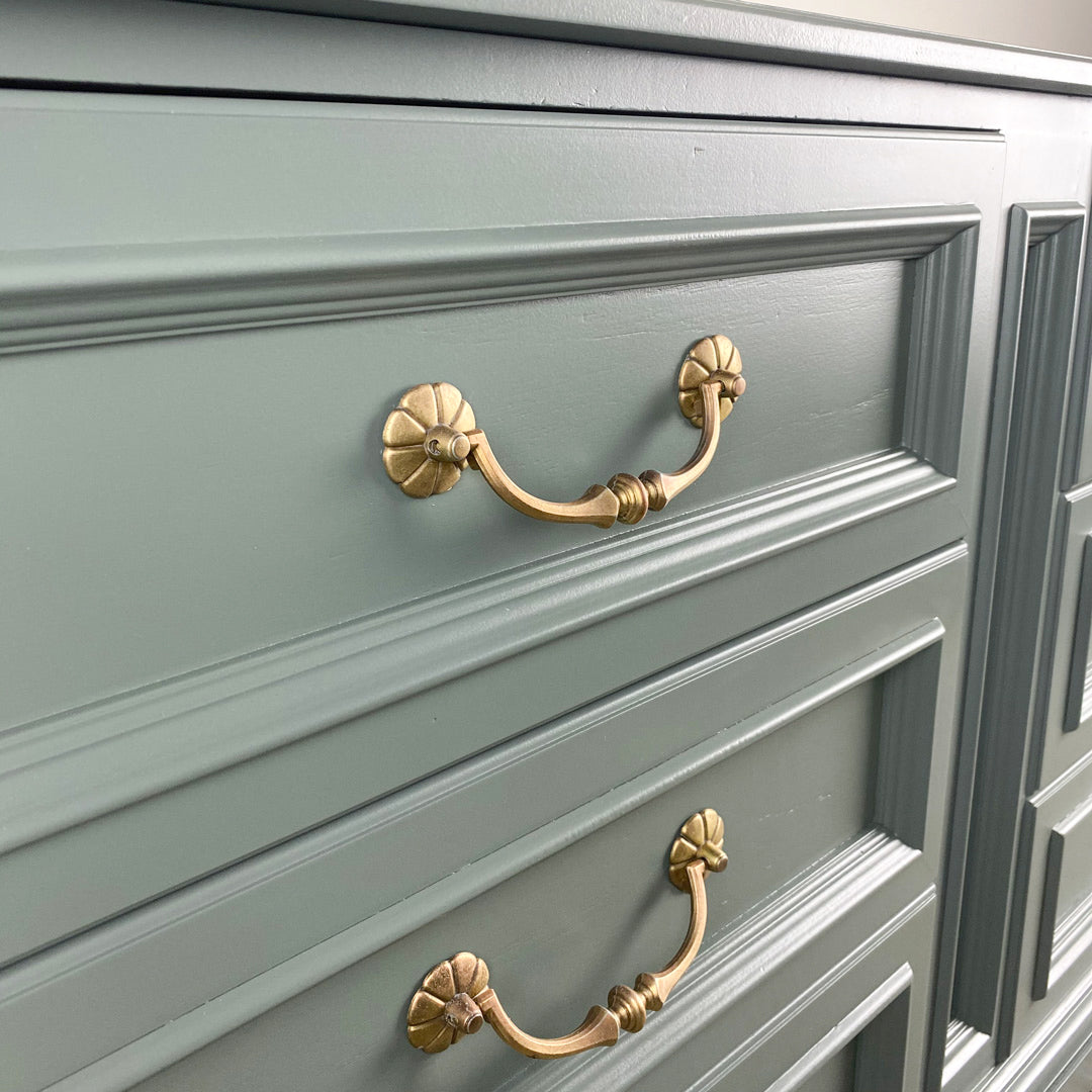 Legacy chest of drawers