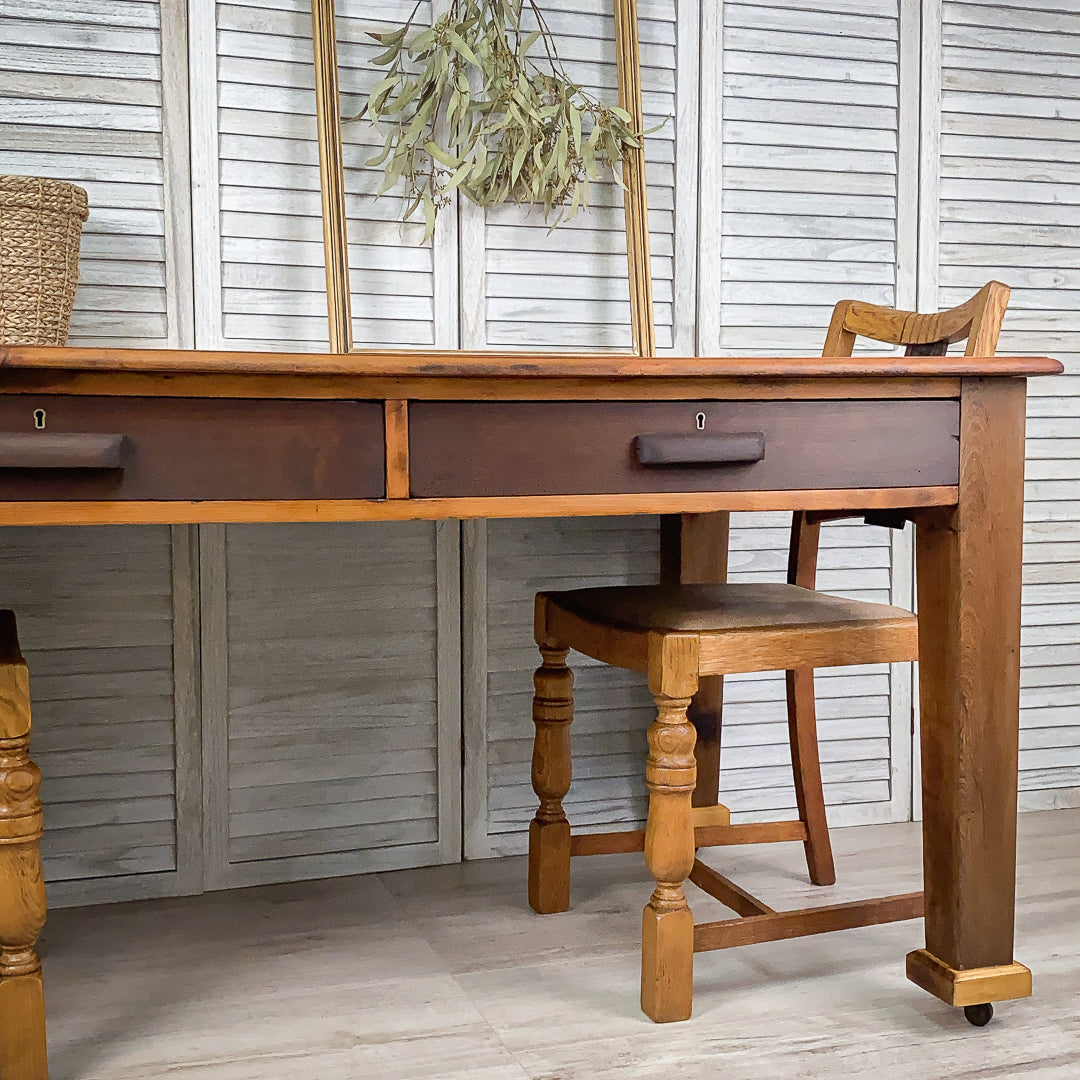 Restoration of vintage table and chair