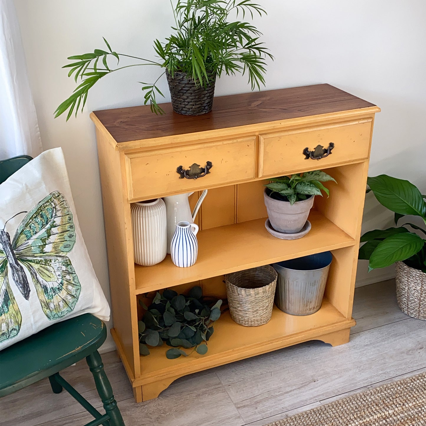 Yellow vintage console