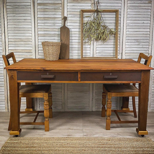 Restoration of vintage table and chair