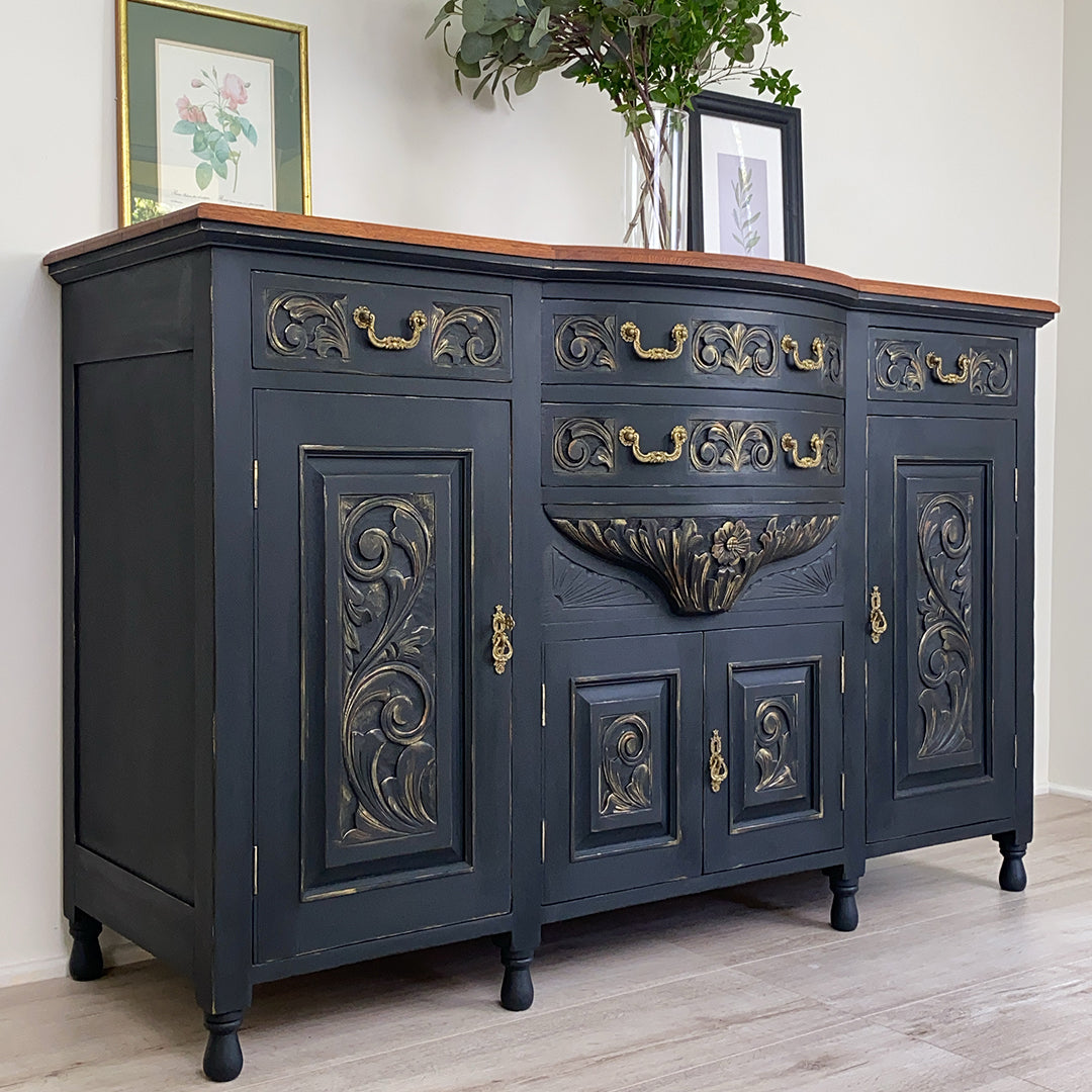 Noir carved buffet