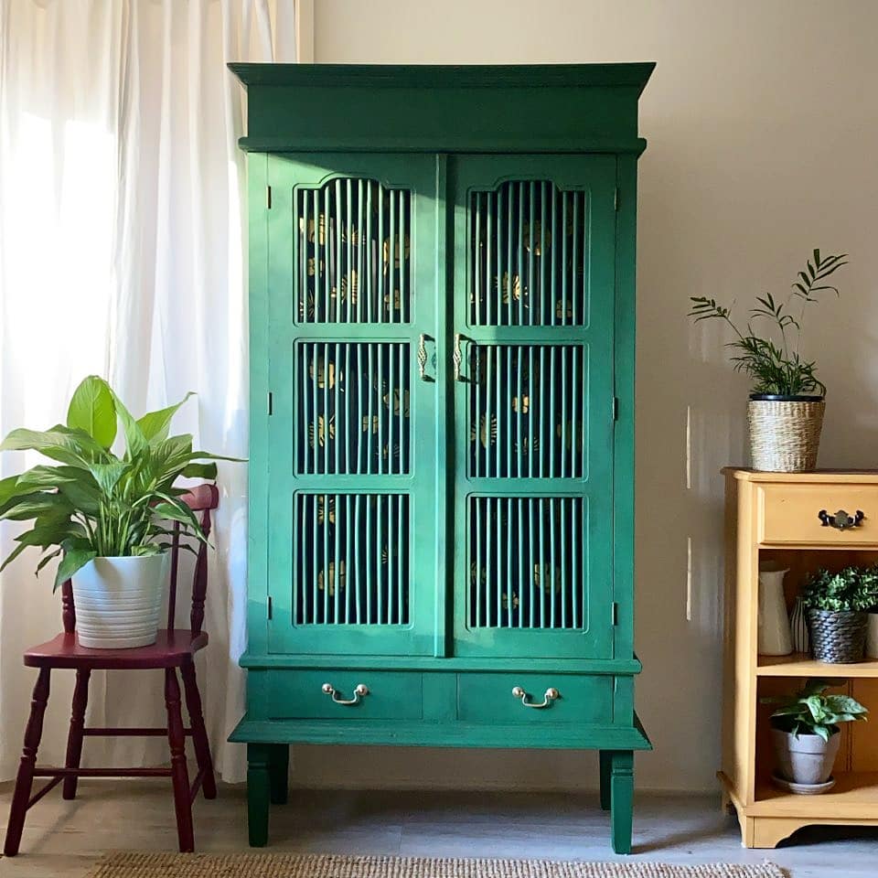 Green display cabinet