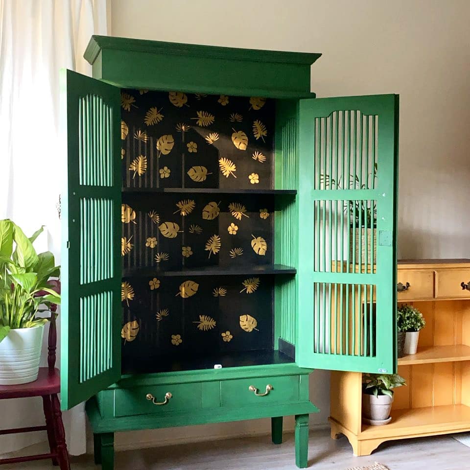 Green display cabinet
