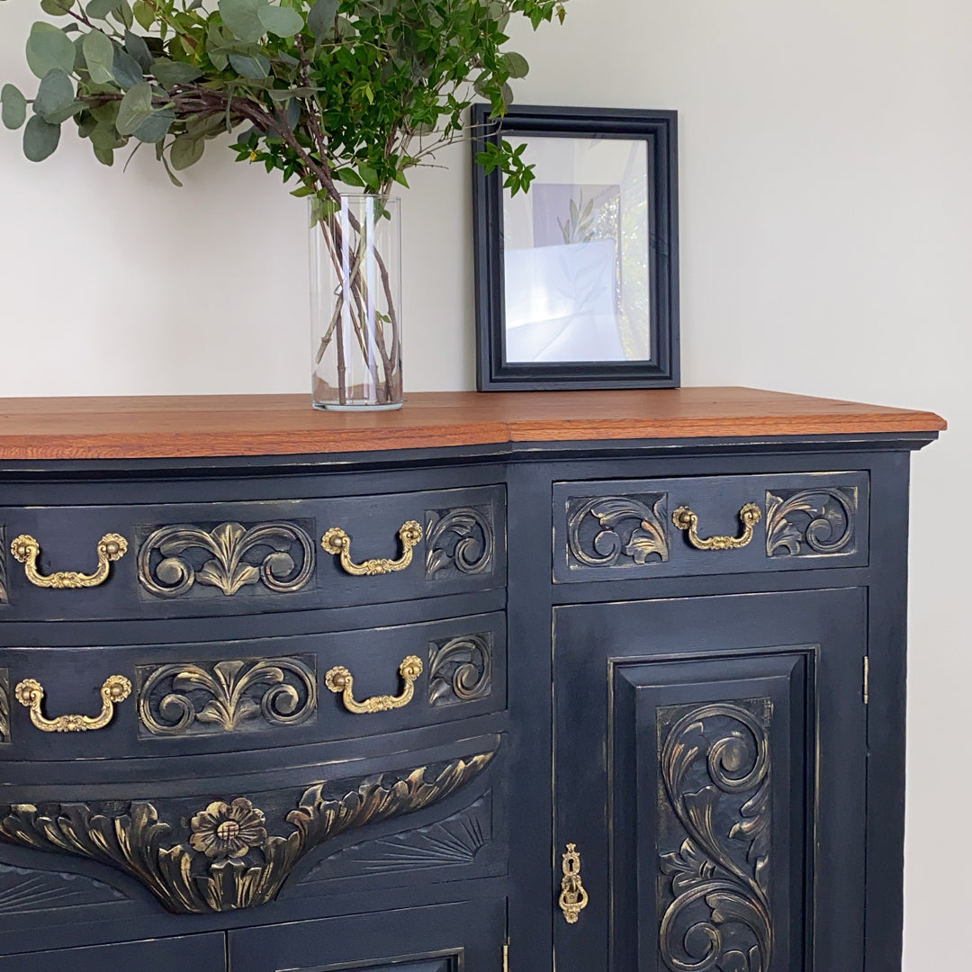 Noir carved buffet