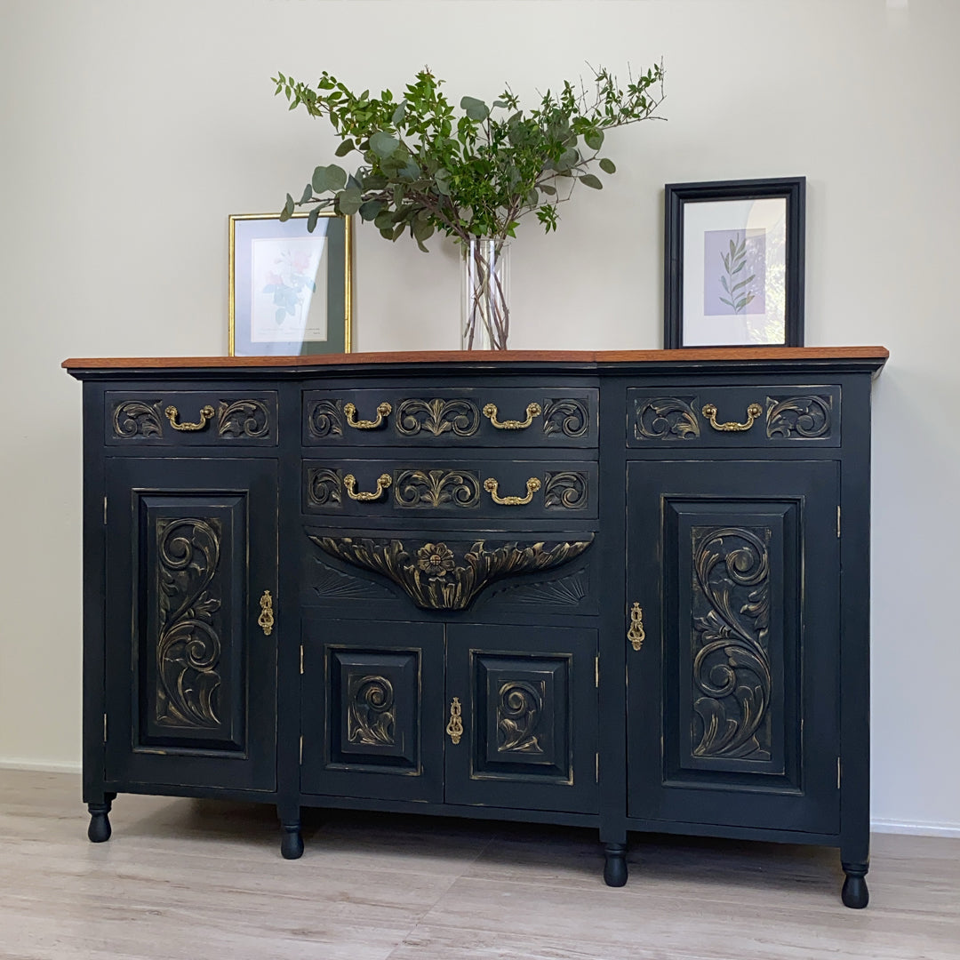 Noir carved buffet