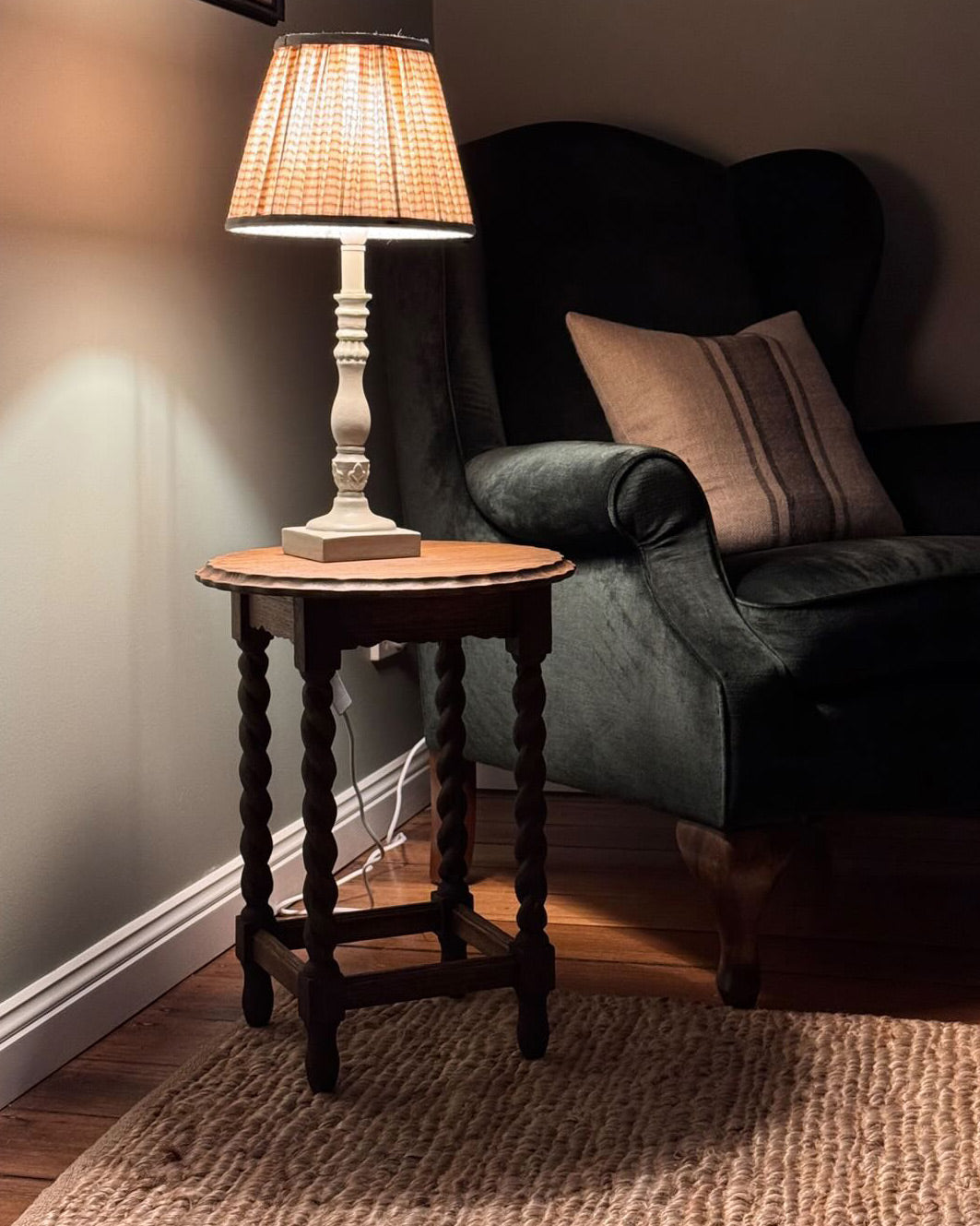 Barley Twist Side Table | Scallop Edge