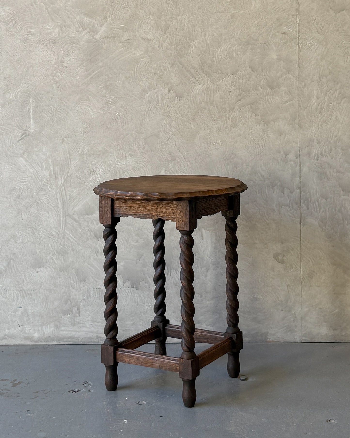Barley Twist Side Table | Scallop Edge