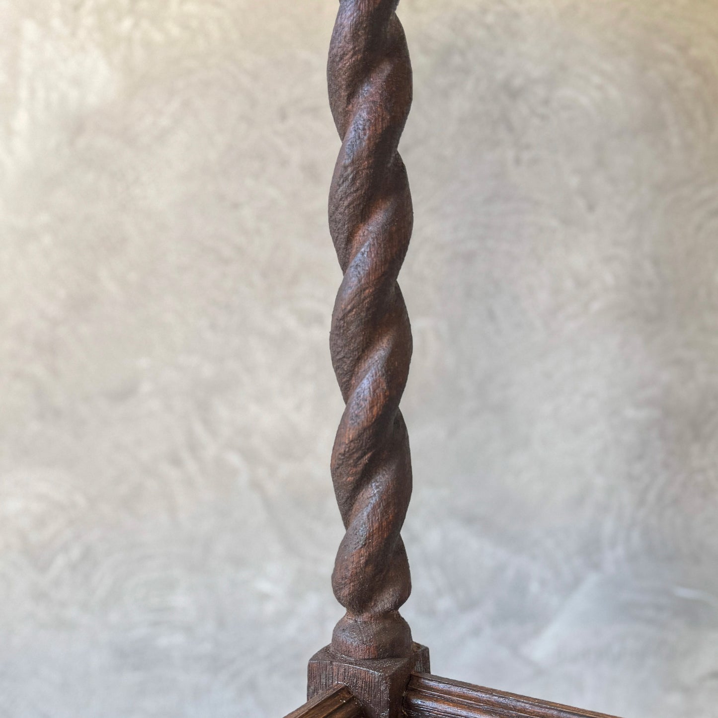 Barley Twist Side Table | Scallop Edge