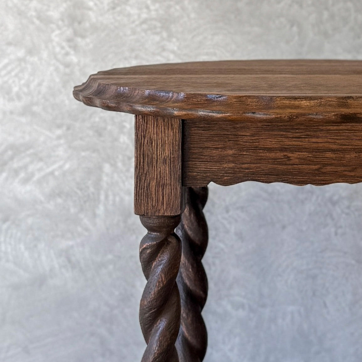 Barley Twist Side Table | Scallop Edge