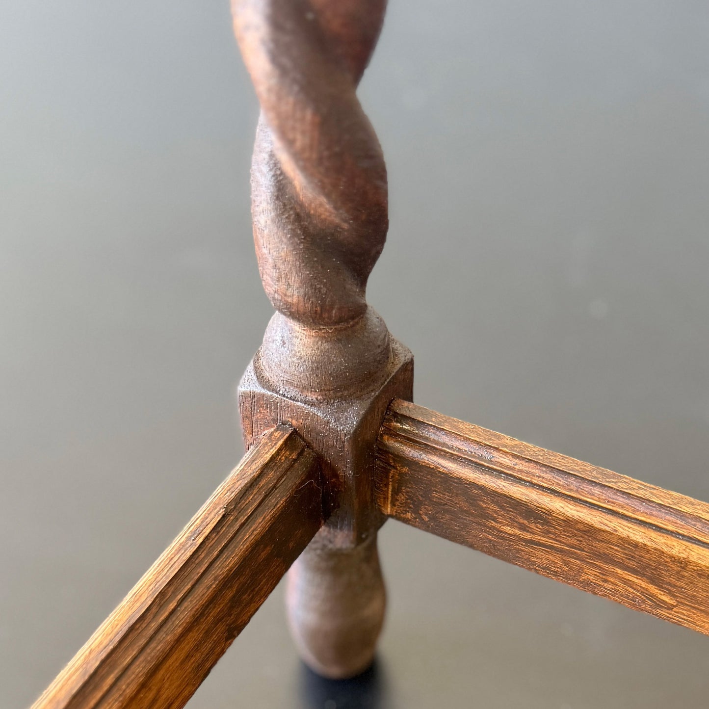 Barley Twist Side Table | Scallop Edge