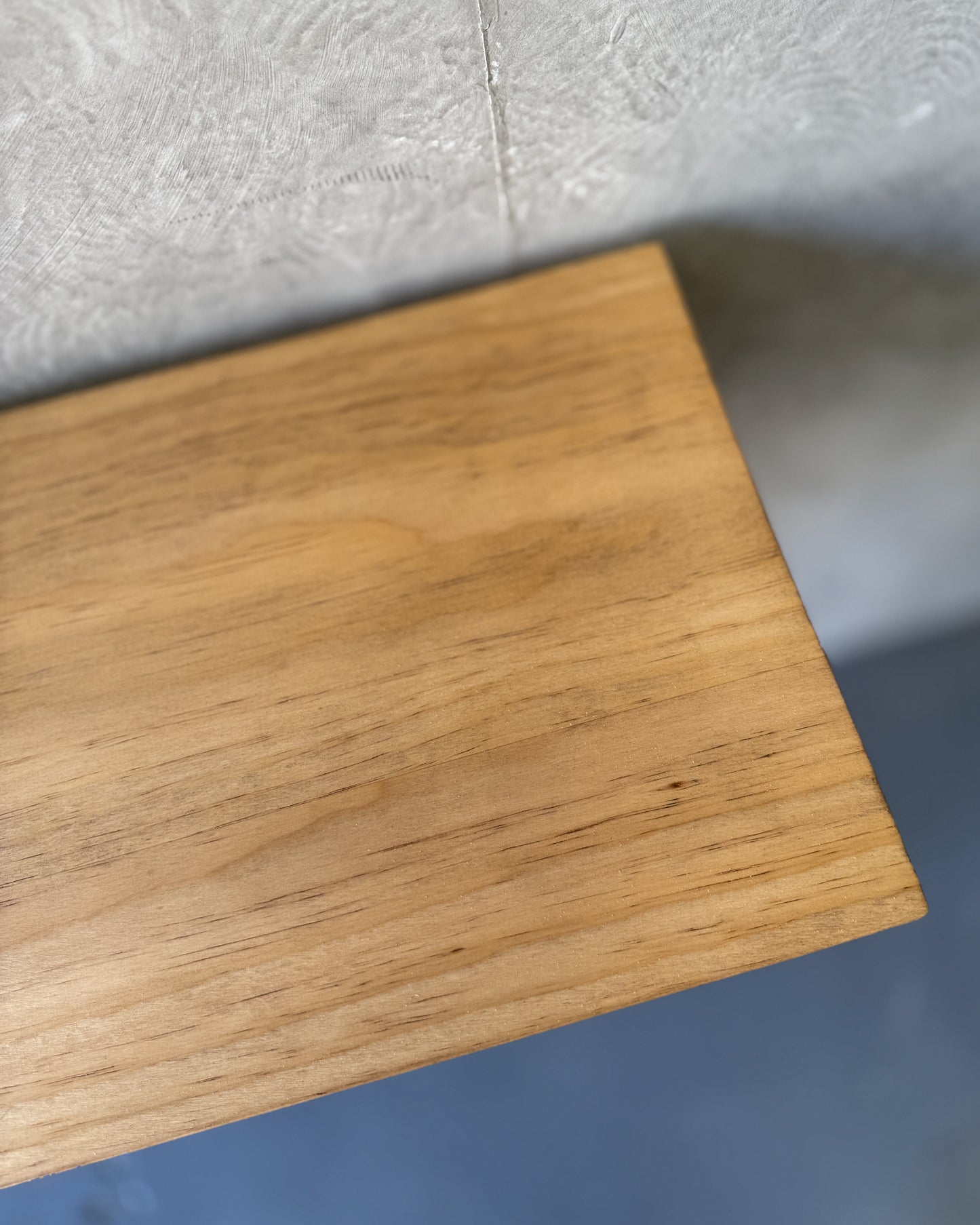 Ciel Scallop Console | Pine