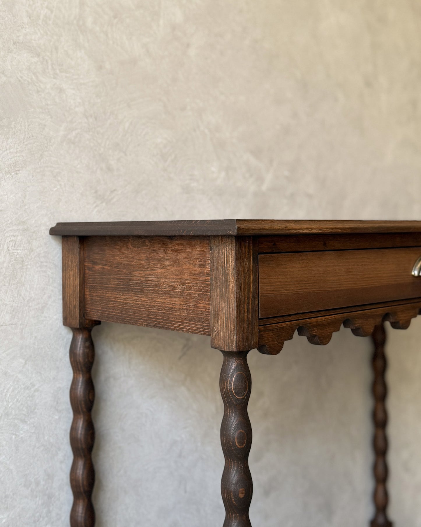 Aria Console Table