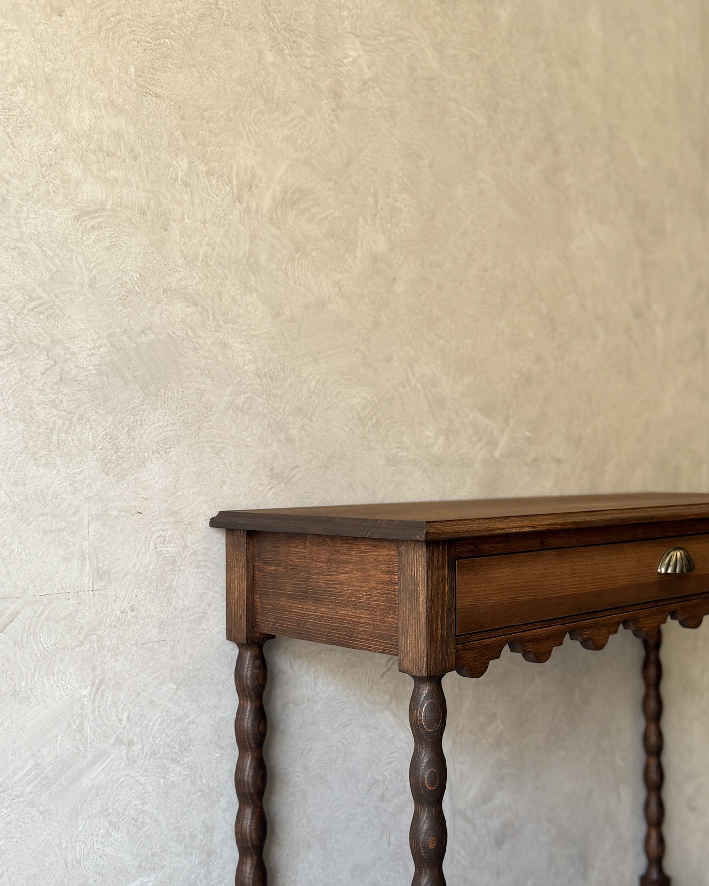 Aria Console Table