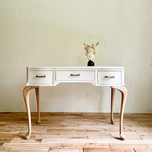 Queen Anne Dressing Table